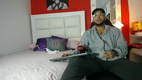 Snapshot of max_sexyhot26 chatting on 01-19-25, 02:04 max_sexyhot26 online show from 01-19-25, 02:04