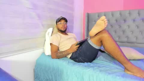 Snapshot of max_sexyhot26 chatting on 01-28-25, 03:04 max_sexyhot26 online show from 01-28-25, 03:04