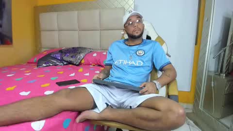 Snapshot of max_sexyhot26 chatting on 02-07-25, 03:01 max_sexyhot26 online show from 02-07-25, 03:01