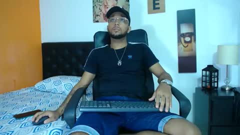 Snapshot of max_sexyhot26 chatting on 02-21-25, 06:07 max_sexyhot26 online show from 02-21-25, 06:07