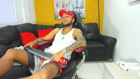 Snapshot of max_sexyhot26 chatting on 03-06-25, 03:13 max_sexyhot26 online show from 03-06-25, 03:13