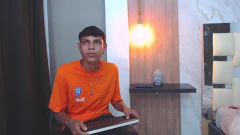 Snapshot of max_willians_ chatting on 09-10-25, 08:53 max online show from 09-10-25, 08:53