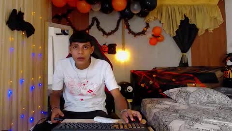 Snapshot of max_willians_ chatting on 10-20-25, 03:40 max online show from 10-20-25, 03:40