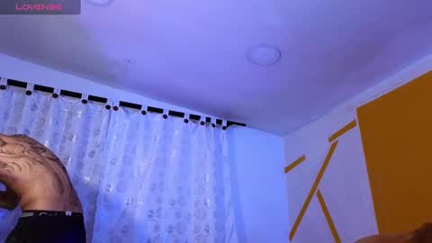 Snapshot of maxandalyn_ chatting on 01-31-25, 07:51 Max Dalyn online show from 01-31-25, 07:51