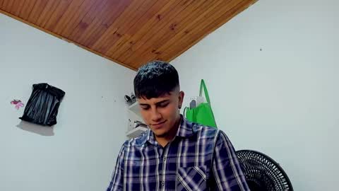 Snapshot of maxbigcock2025 chatting on 12-21-24, 12:16 Max online show from 12-21-24, 12:16