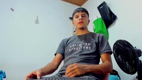 Snapshot of maxbigcock2025 chatting on 02-13-25, 08:06 Max online show from 02-13-25, 08:06