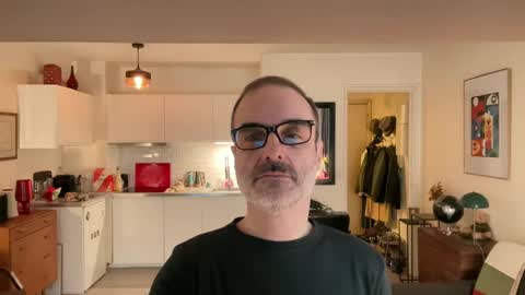 Snapshot of maxbow chatting on 01-16-25, 11:58 Max Mikado online show from 01-16-25, 11:58