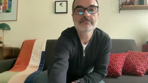 Snapshot of maxbow chatting on 01-21-25, 02:05 Max Mikado online show from 01-21-25, 02:05