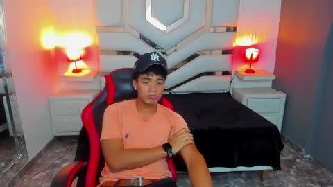 Snapshot of maxevanns chatting on 11-03-25, 07:59 Max online show from 11-03-25, 07:59