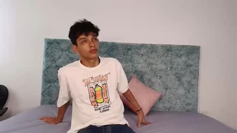 M A X F R O S T   online show from 12-19-25, 07:21