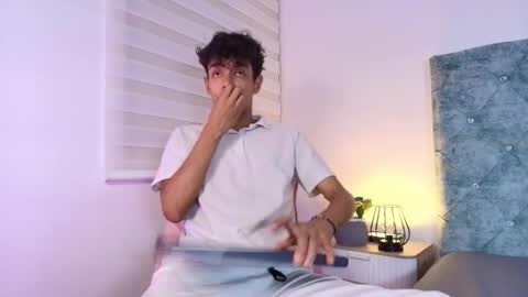 M A X F R O S T   online show from 01-07-26, 07:16