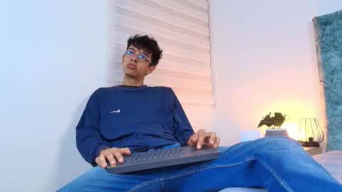 M A X F R O S T   online show from 01-12-26, 07:19