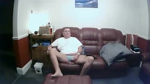 MAX online show from 10-22-25, 10:53