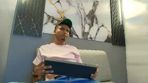 MAXI online show from 06-19-26, 02:21