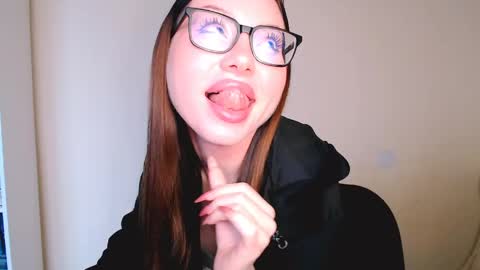 Snapshot of maxi_sweetheart chatting on 04-26-26, 07:50 Joanna online show from 04-26-26, 07:50