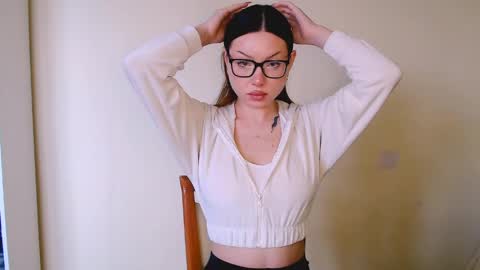 Snapshot of maxi_sweetheart chatting on 04-28-26, 08:19 Joanna online show from 04-28-26, 08:19