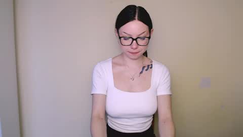 Snapshot of maxi_sweetheart chatting on 05-09-26, 05:07 Joanna online show from 05-09-26, 05:07