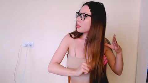 Snapshot of maxi_sweetheart chatting on 06-06-26, 11:37 Joanna online show from 06-06-26, 11:37