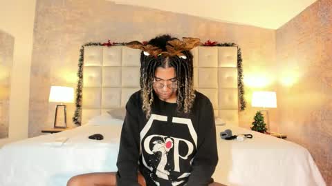 maxim online show from 12-18-25, 03:12