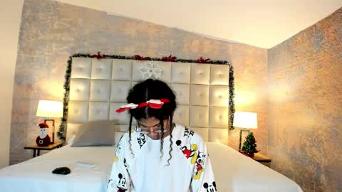 maxim online show from 12-21-25, 03:13