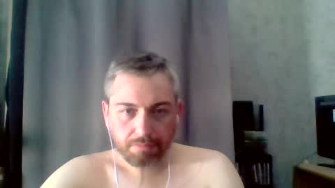 Snapshot of maximefrxx chatting on 06-26-26, 02:43 Maxime online show from 06-26-26, 02:43