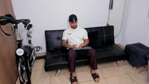 Maximo online show from 11-25-25, 03:17