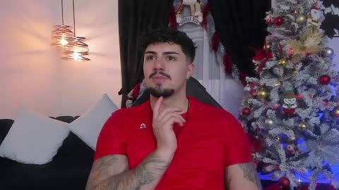 Snapshot of maximo_rodriguez chatting on 12-23-24, 05:17 Maximo online show from 12-23-24, 05:17
