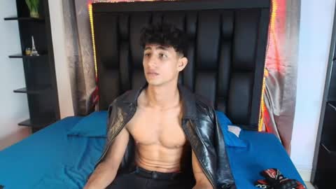 Snapshot of maximo_romano chatting on 06-19-26, 06:56 Maximo online show from 06-19-26, 06:56
