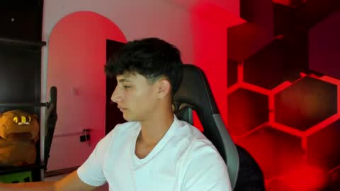 Maximo online show from 06-24-26, 07:13