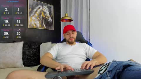 Maximo Wolf online show from 10-28-25, 09:17