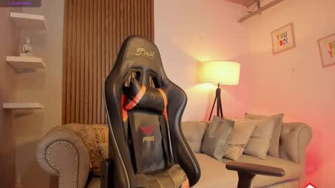 Maximo Wolf online show from 01-11-26, 10:04