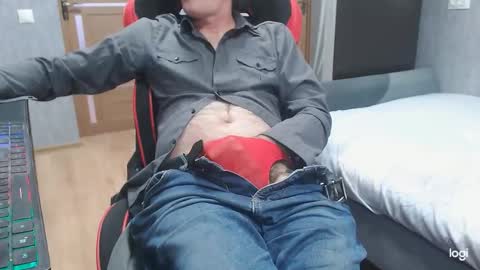 maximus3334 online show from 11-18-25, 11:25