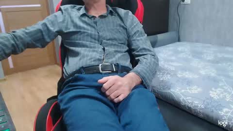 maximus3334 online show from 04-13-26, 11:16