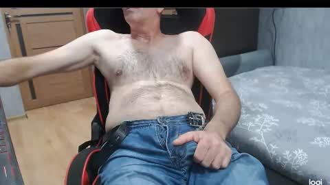 Snapshot of maximus3334 chatting on 08-05-26, 11:17 maximus3334 online show from 08-05-26, 11:17