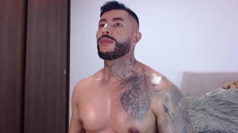 Independent Model online show from 11-20-25, 04:12