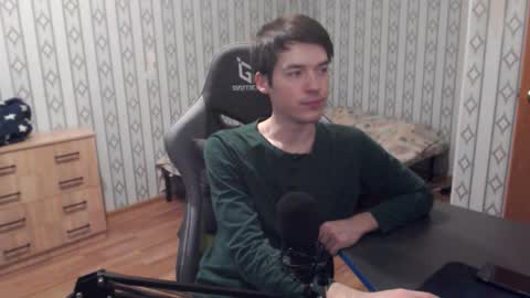 Snapshot of maximuslan chatting on 12-18-25, 09:15 Marcolas online show from 12-18-25, 09:15