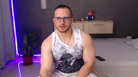 Snapshot of maximussantorini chatting on 07-14-26, 04:39 maximus online show from 07-14-26, 04:39