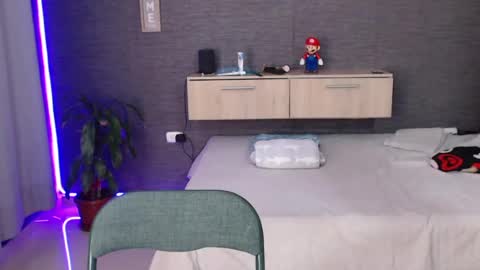 Snapshot of maximussantorini chatting on 07-15-26, 04:40 maximus online show from 07-15-26, 04:40