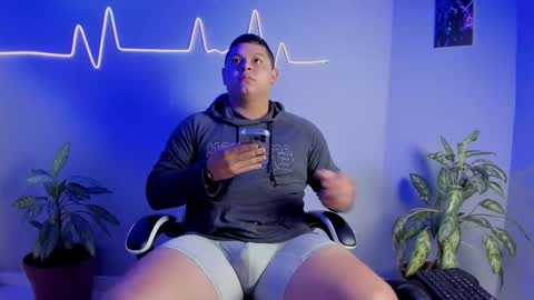 Snapshot of maximussteel_ chatting on 11-07-25, 11:54 Maximus online show from 11-07-25, 11:54