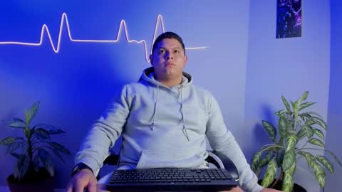 Snapshot of maximussteel_ chatting on 11-10-25, 11:42 Maximus online show from 11-10-25, 11:42