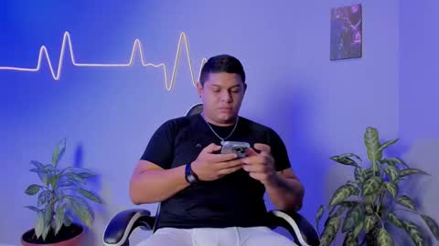 Snapshot of maximussteel_ chatting on 11-13-25, 11:53 Maximus online show from 11-13-25, 11:53