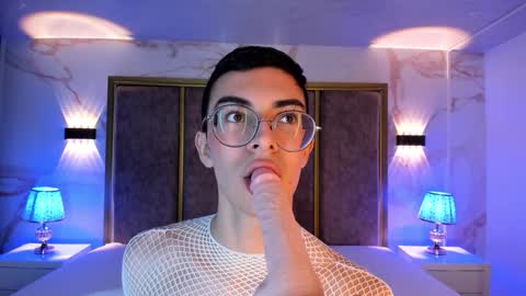 Snapshot of maxirogers chatting on 12-12-24, 08:25 Maxi Rogers online show from 12-12-24, 08:25