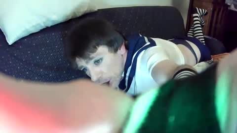 Snapshot of maxjr8008 chatting on 09-10-25, 09:09 maxjr8008 online show from 09-10-25, 09:09