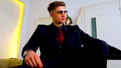 Snapshot of maxkaiden chatting on 04-18-26, 05:00 MaxKaiden online show from 04-18-26, 05:00