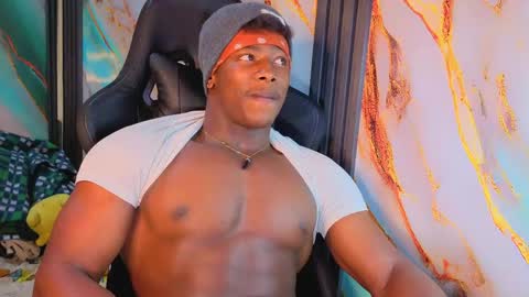 Maxmuscle10 online show from 05-11-26, 07:22