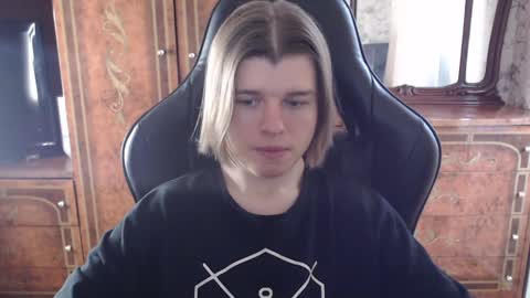 Snapshot of maxplay18 chatting on 12-04-24, 08:23 Max online show from 12-04-24, 08:23