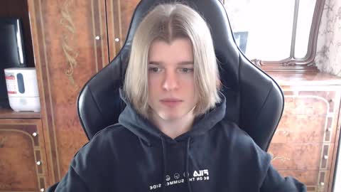 Snapshot of maxplay18 chatting on 02-22-25, 10:51 Max online show from 02-22-25, 10:51