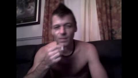 Snapshot of maxthewolf chatting on 10-08-25, 10:18 MaxTheWolf online show from 10-08-25, 10:18