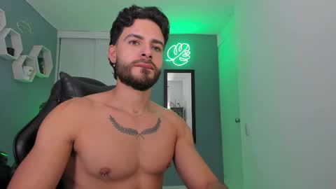 Snapshot of maxtowers chatting on 01-15-26, 10:57 Maxi online show from 01-15-26, 10:57