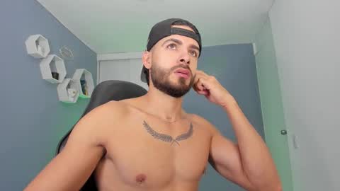 Snapshot of maxtowers chatting on 02-01-26, 11:47 Maxi online show from 02-01-26, 11:47